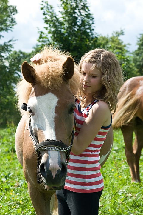 Kind mit Pferd